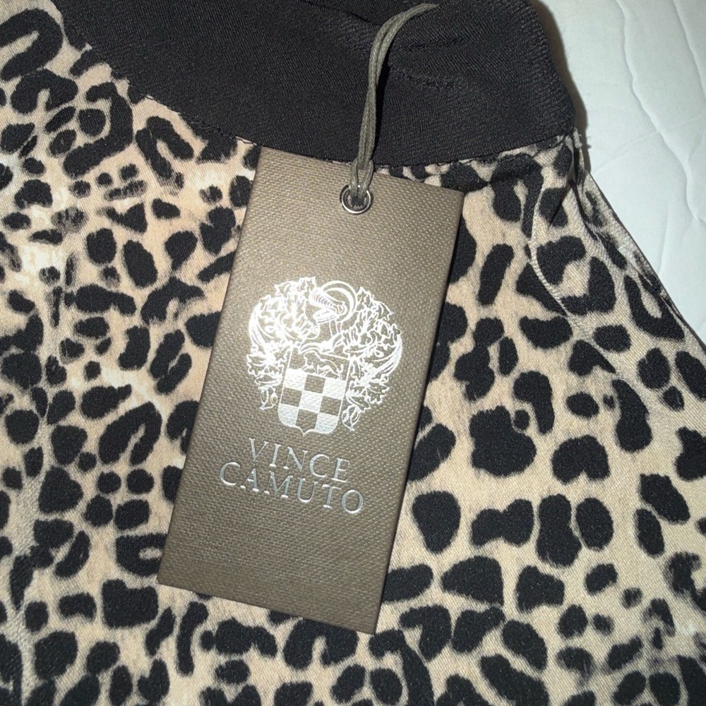 NWT Vince Camuto Women’s Serengeti Top Leopard Print with Black Trim Med - Picture 7 of 9